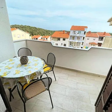 Appartamento Charming In Pola