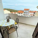 Apartment Charming In Pula