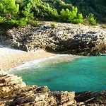Charming In * Pola