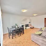 Apartment Charming In Pula