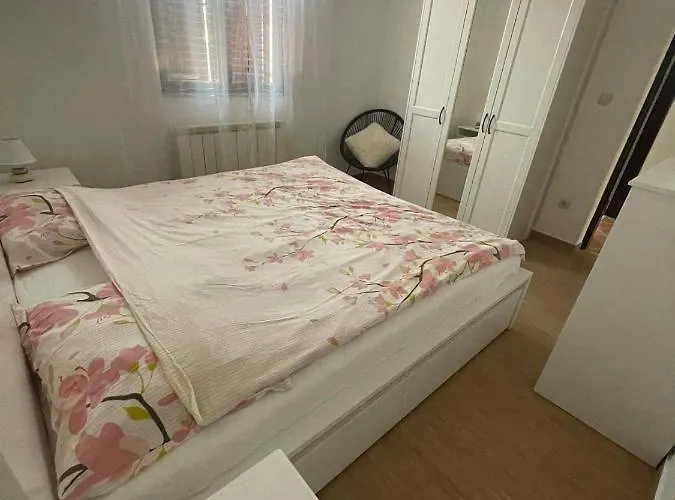 Apartment Charming In Pula