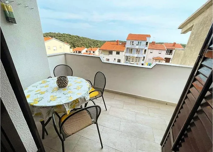 Apartment Charming In Pula