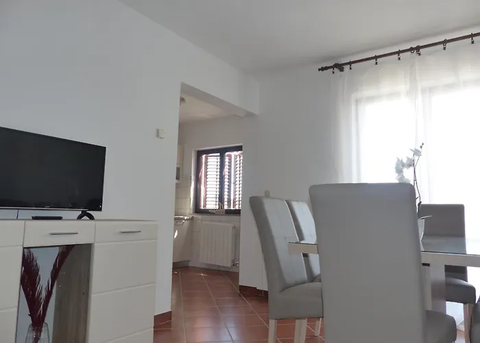 Apartment Charming In Pula